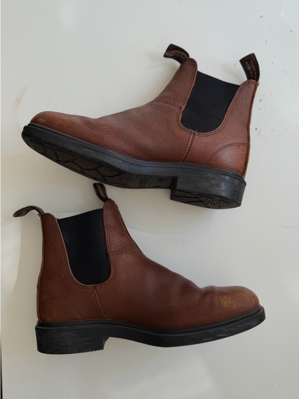 Blundstone Brown Leather Chelsea Boots for women - Classic Slip-On